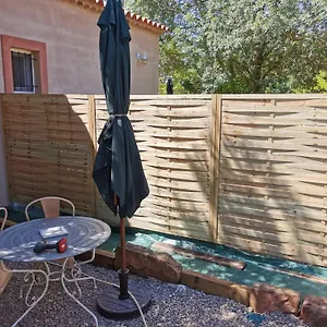 De Charme En Provence, Piscine Et Jacuzzi Partages Appartement